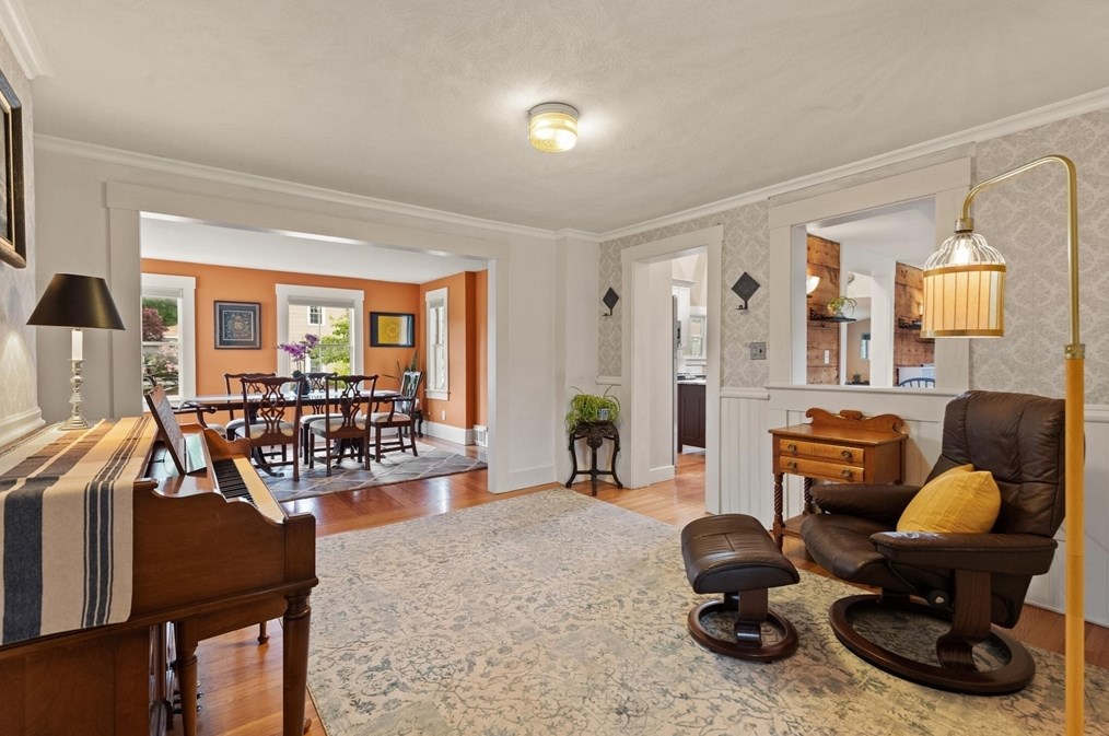 165 Burlington St, Woburn MA  01801-4030 exterior