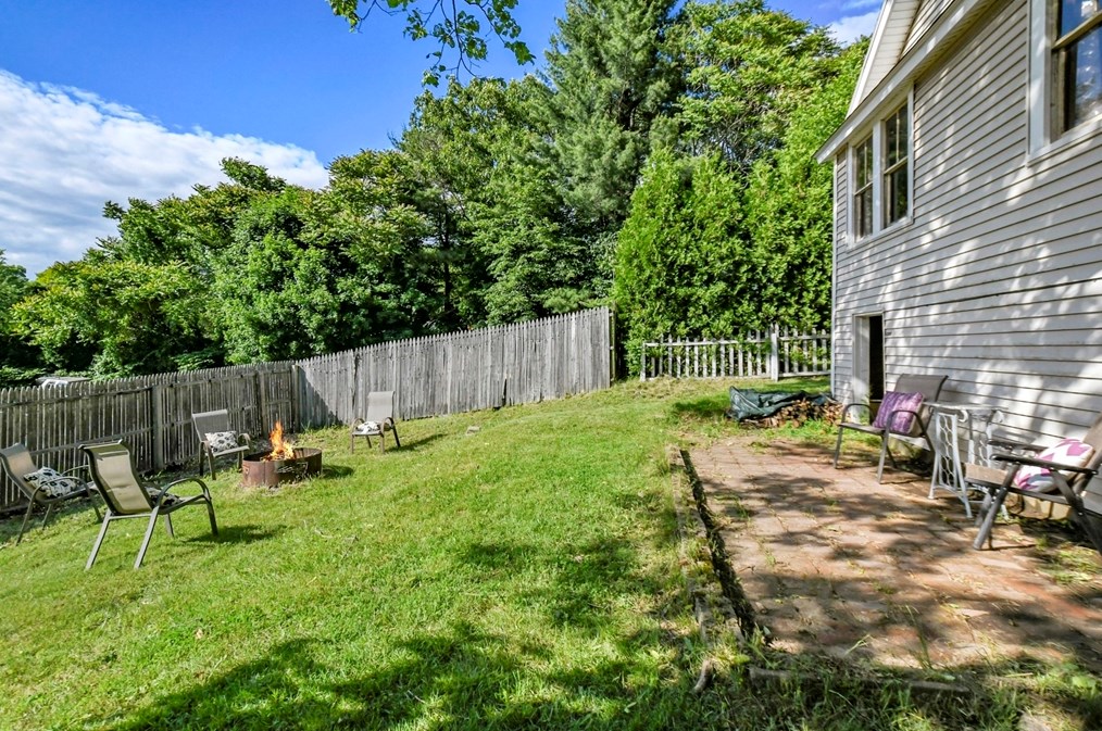 56 Mountain St, Worcester MA 01606-1402 exterior