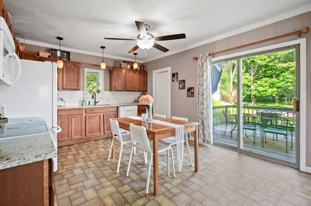 56 Mountain St, Worcester MA 01606-1402 exterior