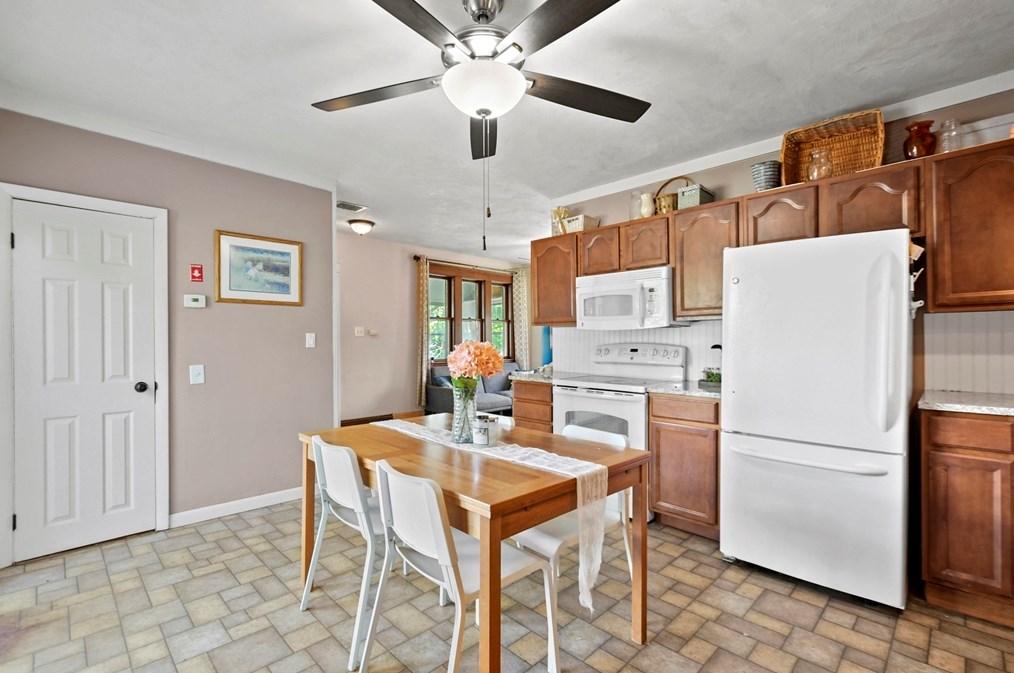 56 Mountain St, Worcester MA 01606-1402 exterior