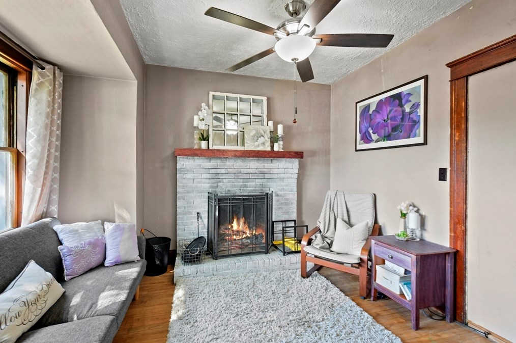 56 Mountain St, Worcester MA 01606-1402 exterior