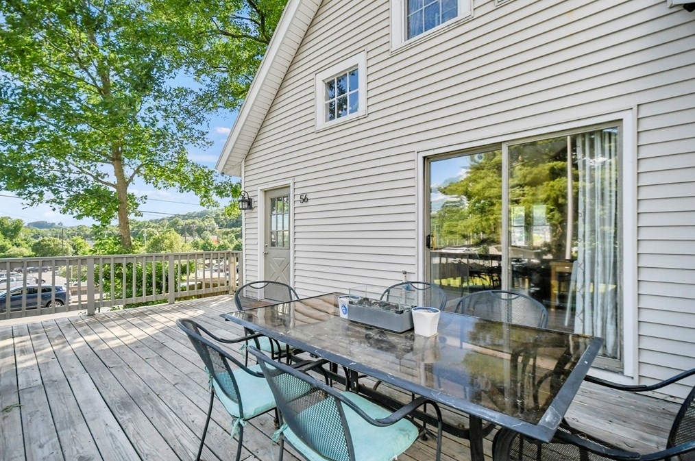 56 Mountain St, Worcester MA 01606-1402 exterior