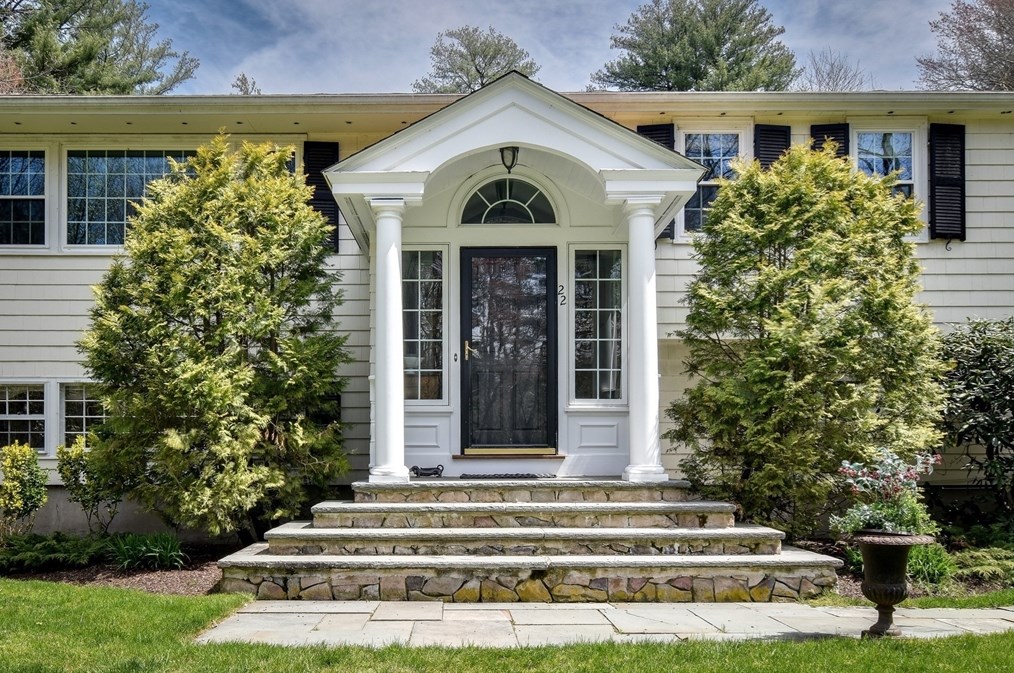22 Edgewater Dr, Dover, MA 02030