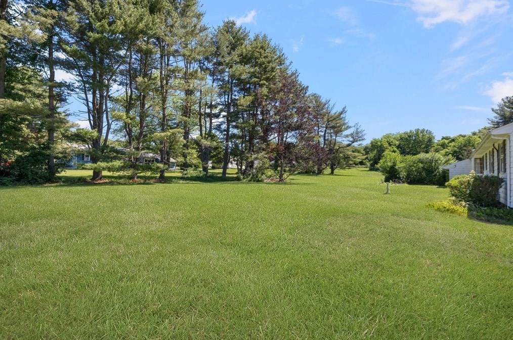 112 Jean Dr, Seekonk MA 02771-3308 exterior