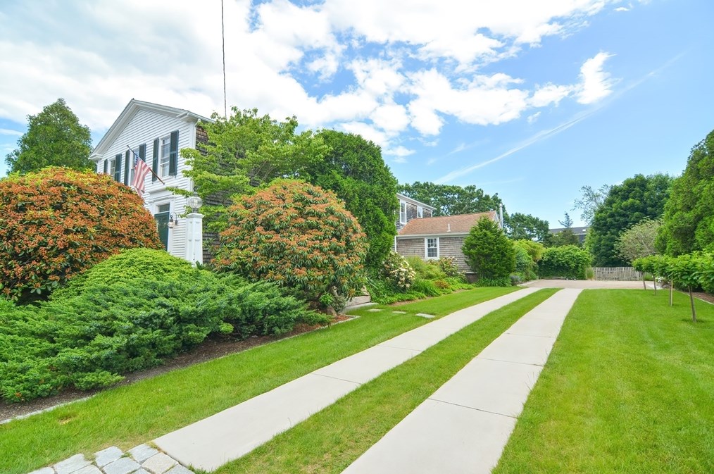 26 Fairhaven Rd, Mattapoisett, MA 02739 exterior