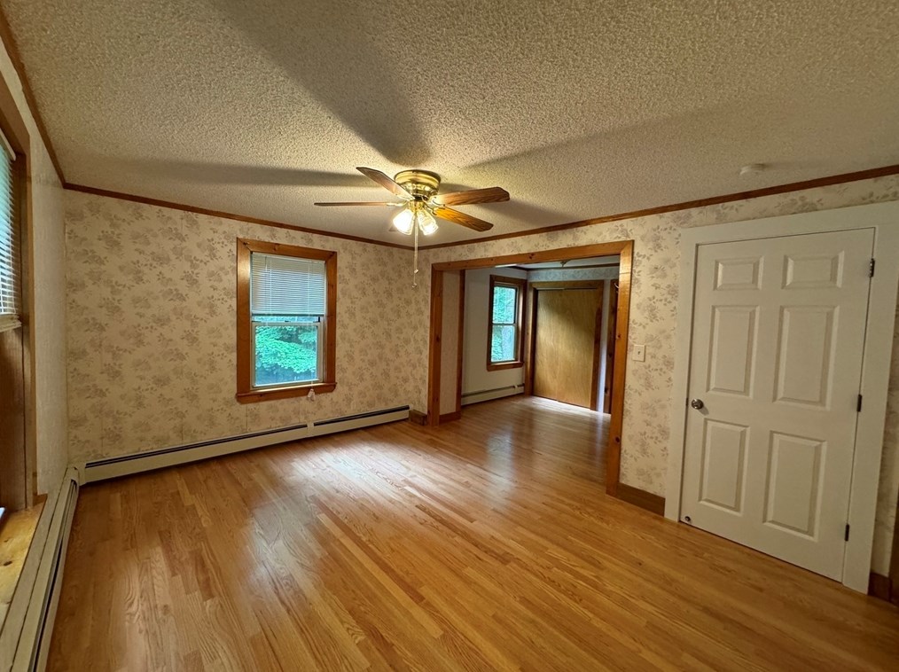 1 Jeffrey St, Methuen MA 01844-4918 exterior