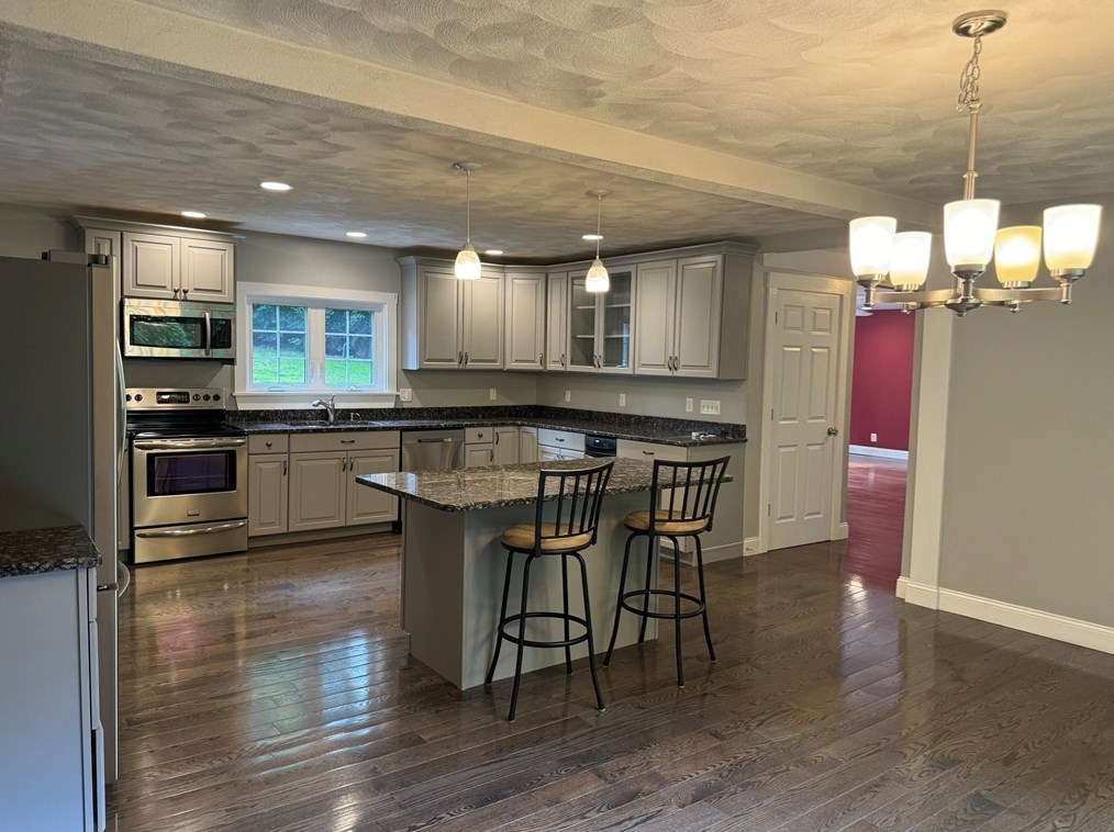 1 Jeffrey St, Methuen MA 01844-4918 exterior