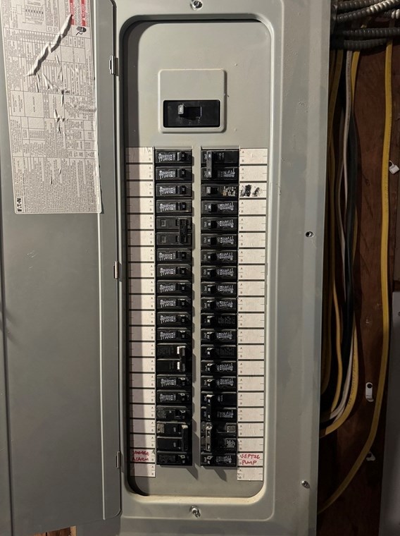 1 Jeffrey St, Methuen MA 01844-4918 exterior