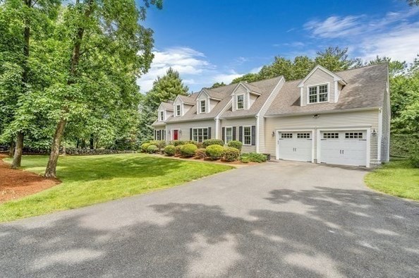 57 Ellis St, Medway, MA 02053 exterior