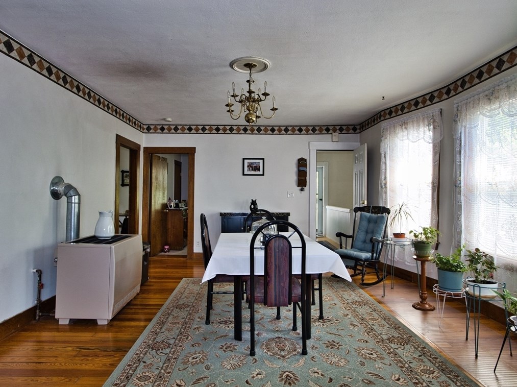 610 Slocum Rd, Dartmouth MA 02747-3904 exterior