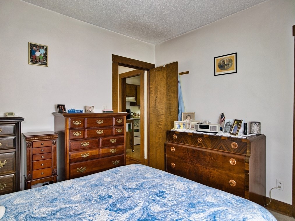 610 Slocum Rd, Dartmouth MA 02747-3904 exterior