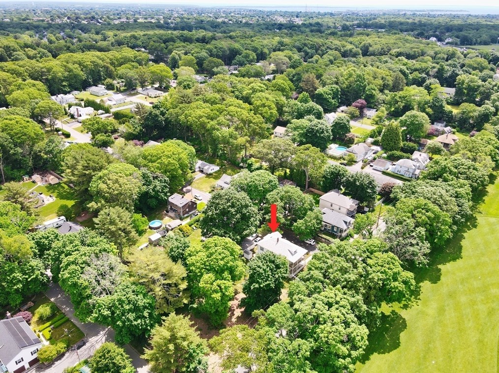 610 Slocum Rd, Dartmouth MA 02747-3904 exterior