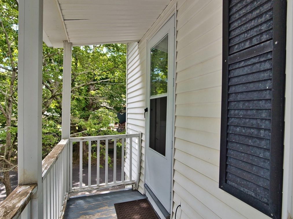 610 Slocum Rd, Dartmouth MA 02747-3904 exterior