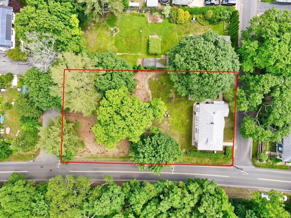 610 Slocum Rd, Dartmouth MA 02747-3904 exterior