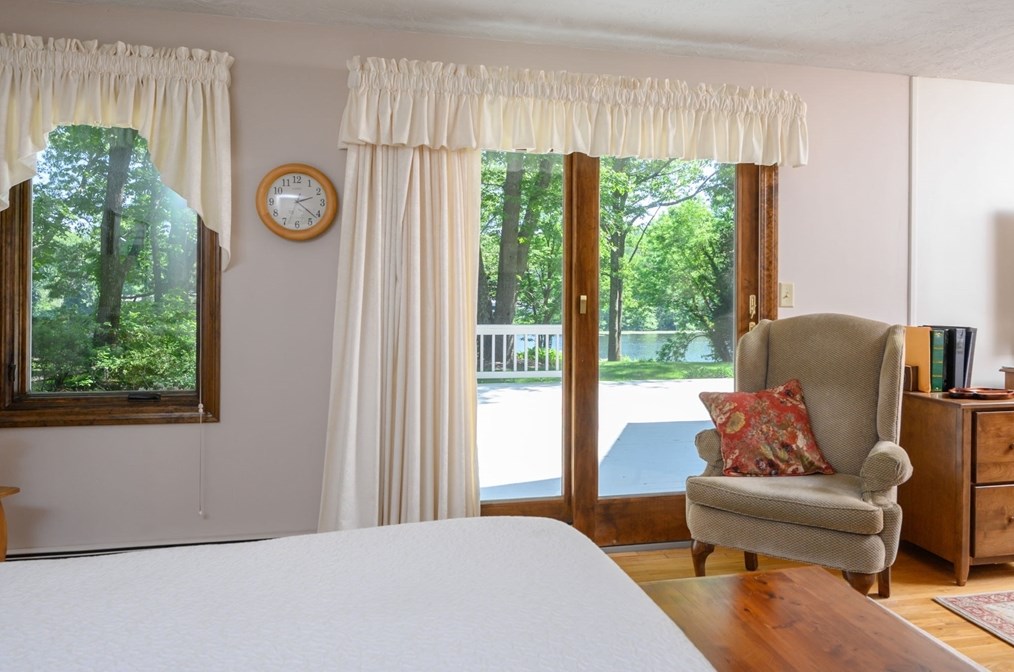 97 Damons Pt Rd, Marshfield MA 02050-6015 exterior