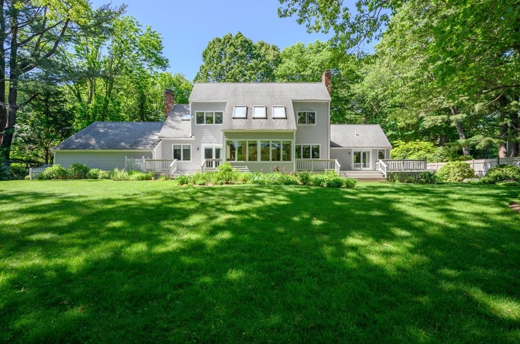 97 Damons Pt Rd, Marshfield MA 02050-6015 exterior