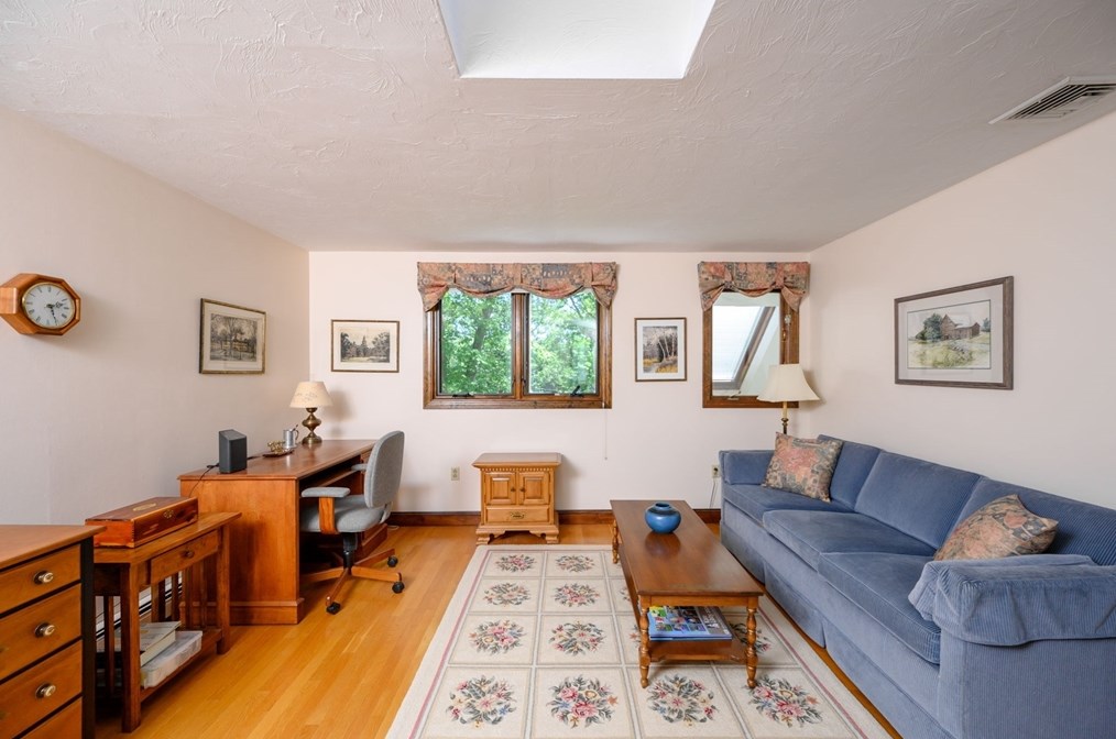 97 Damons Pt Rd, Marshfield MA 02050-6015 exterior