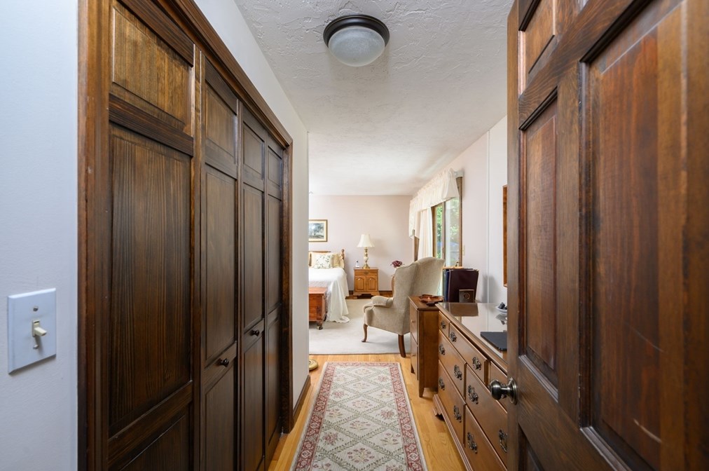 97 Damons Pt Rd, Marshfield MA 02050-6015 exterior