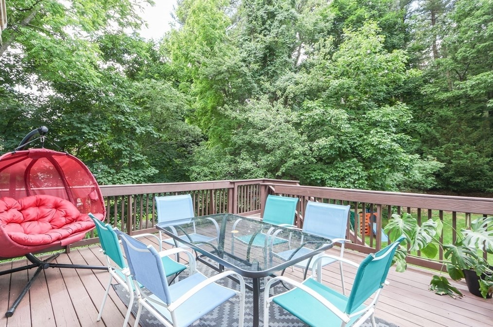 156 Worcester Ln, Waltham MA 02451-7531 exterior