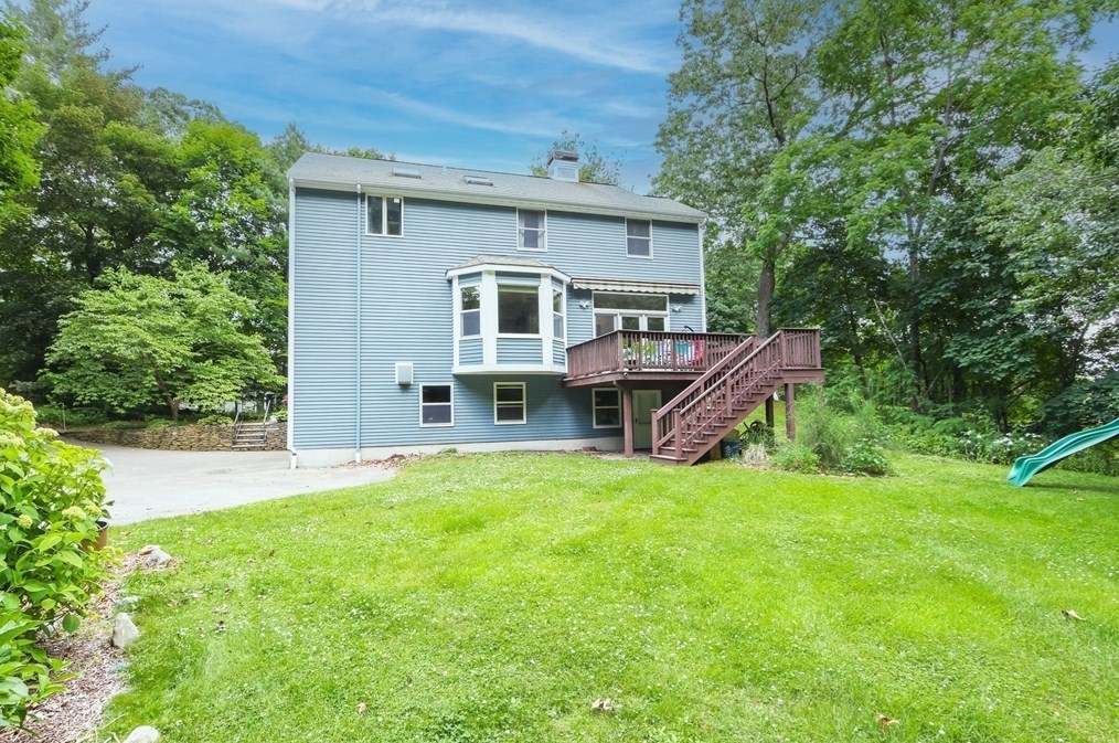 156 Worcester Ln, Waltham MA 02451-7531 exterior