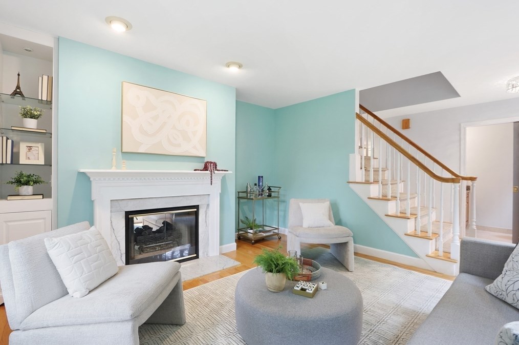 156 Worcester Ln, Waltham MA 02451-7531 exterior