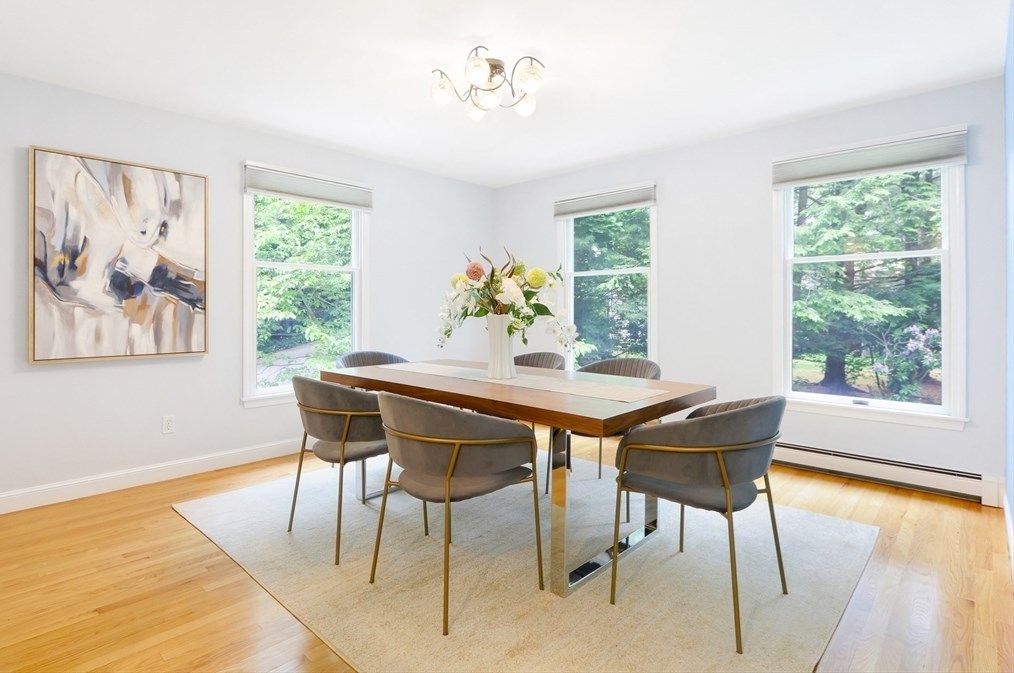 156 Worcester Ln, Waltham MA 02451-7531 exterior