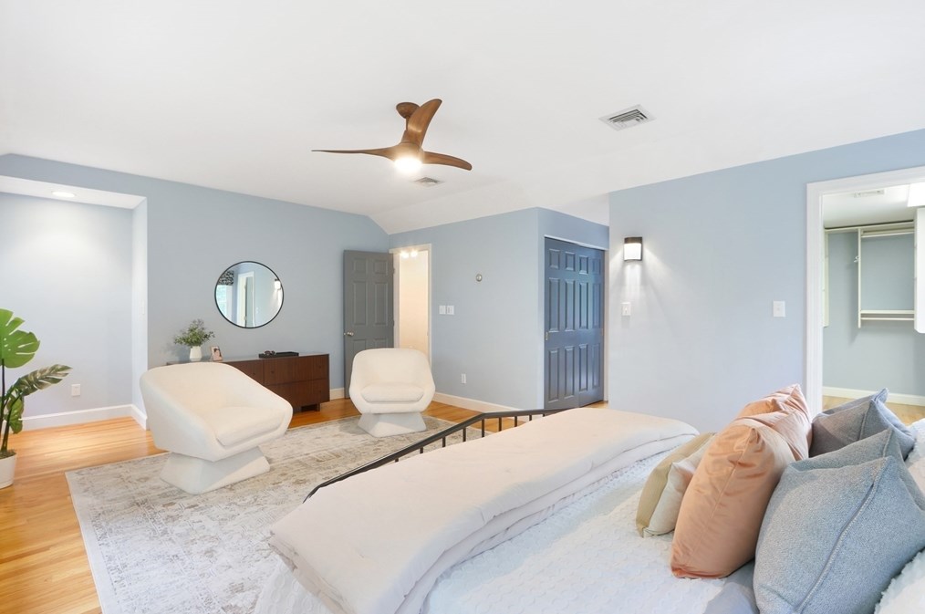 156 Worcester Ln, Waltham MA 02451-7531 exterior