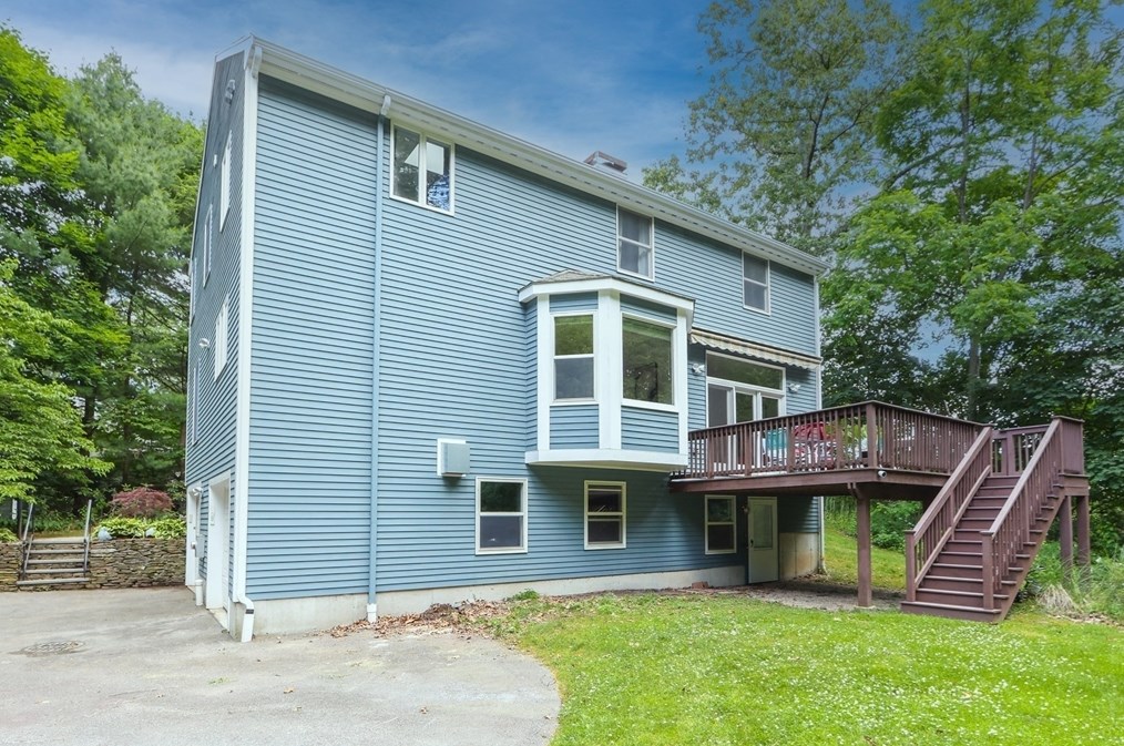 156 Worcester Ln, Waltham MA 02451-7531 exterior