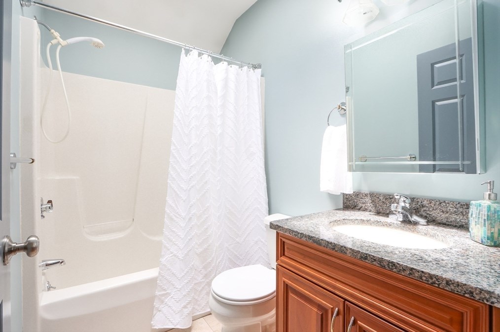 156 Worcester Ln, Waltham MA 02451-7531 exterior