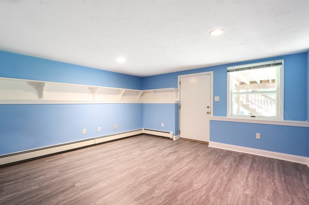 156 Worcester Ln, Waltham MA 02451-7531 exterior