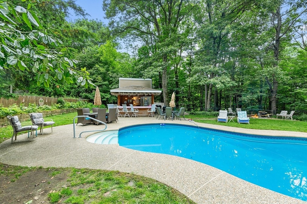 39 Dawley Rd, Westminster, MA 01473 exterior