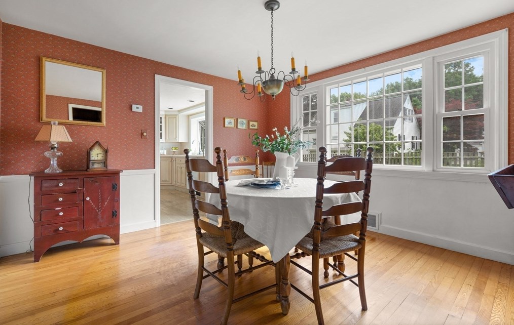 11 Sagamore Rd, Arlington MA 02476-7034 exterior