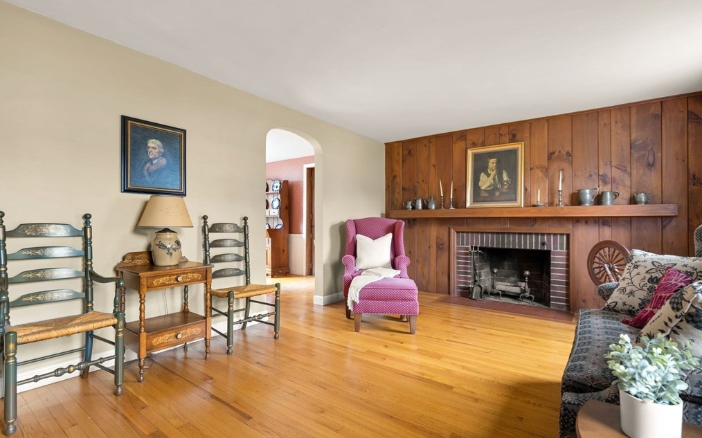 11 Sagamore Rd, Arlington MA 02476-7034 exterior