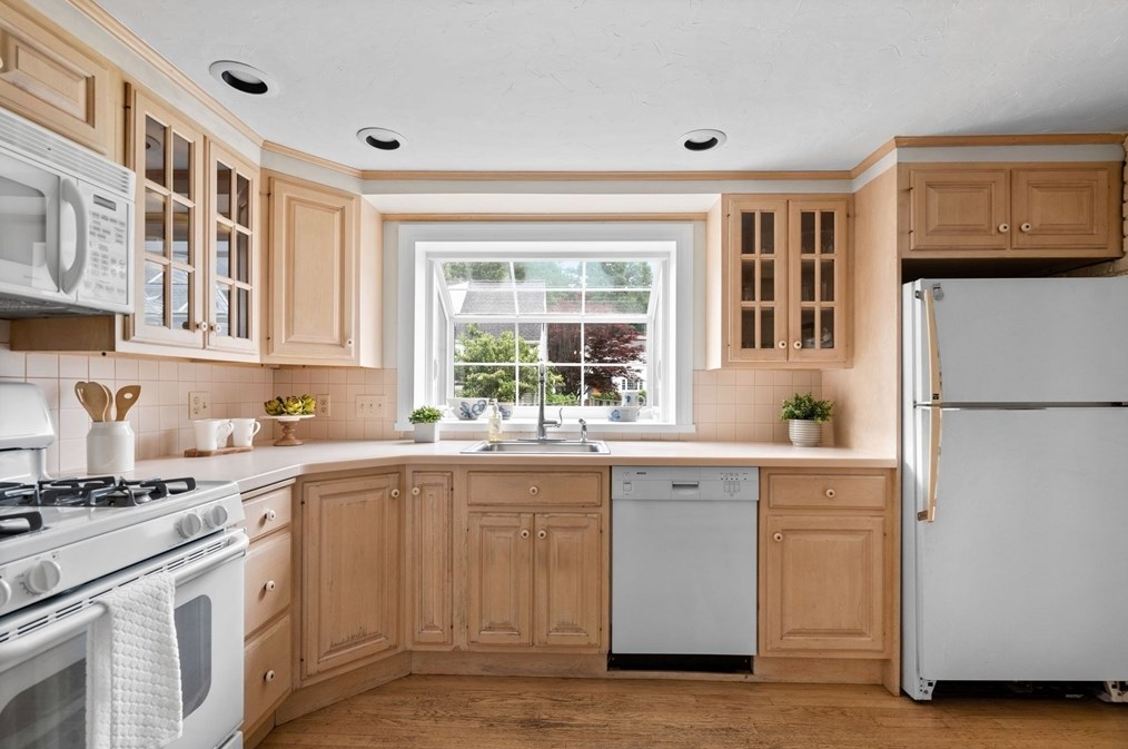 11 Sagamore Rd, Arlington MA 02476-7034 exterior