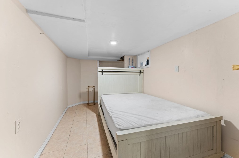 5 Powers Ave, Taunton MA exterior