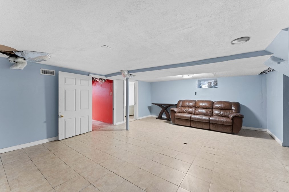 5 Powers Ave, Taunton MA exterior