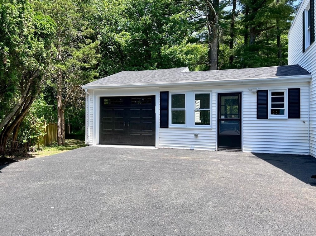 114 Forest St, Hamilton MA  01982-2530 exterior