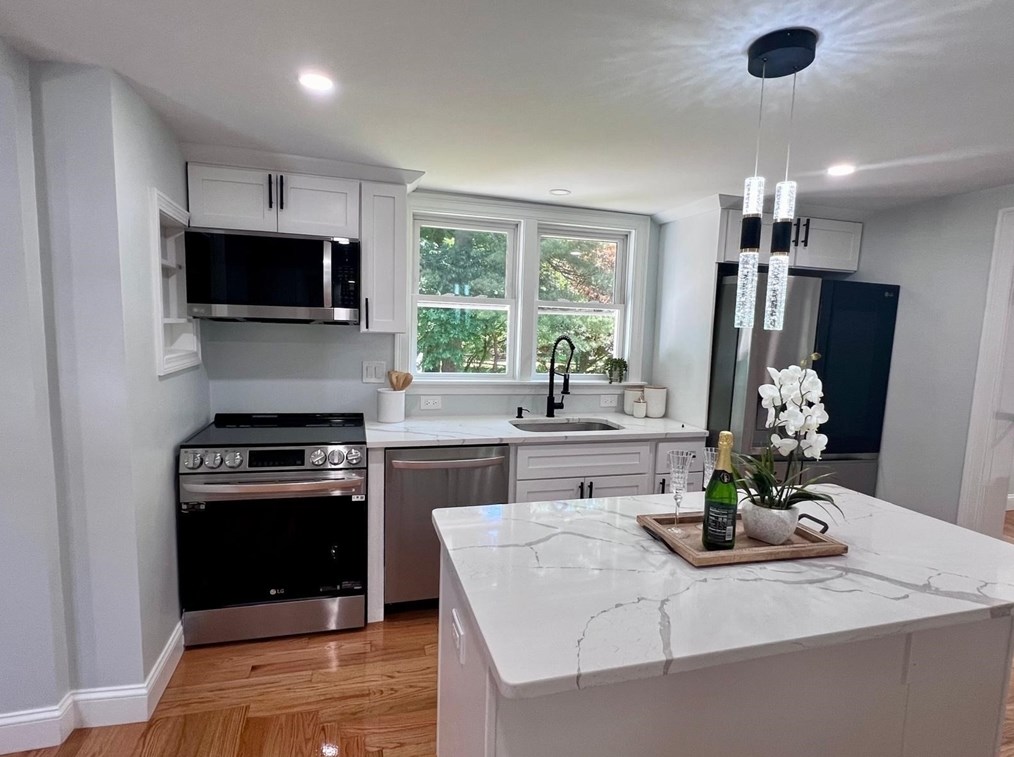 114 Forest St, Hamilton MA  01982-2530 exterior