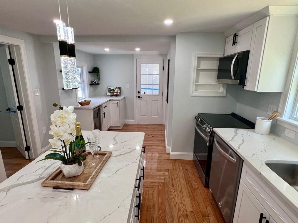 114 Forest St, Hamilton MA  01982-2530 exterior