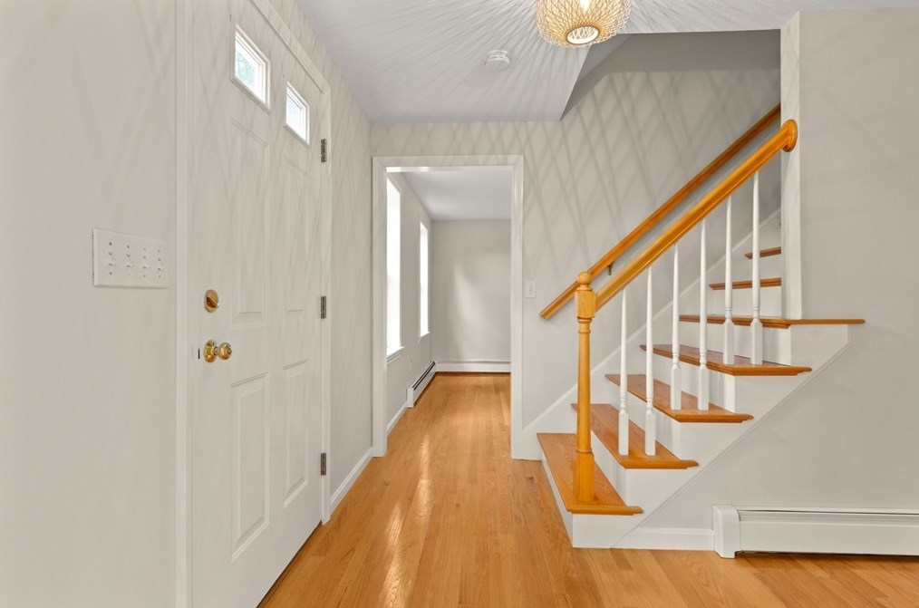 9 Hartung St, Methuen MA 01844-5210 exterior