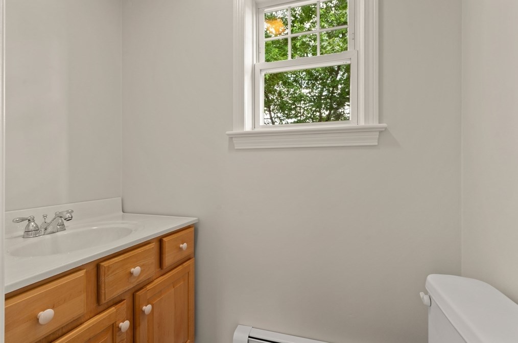 9 Hartung St, Methuen MA 01844-5210 exterior