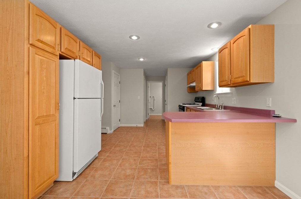 9 Hartung St, Methuen MA 01844-5210 exterior