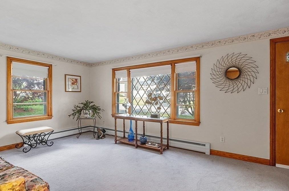 19 Boisvert Rd, Tewksbury MA 01876-3803 exterior