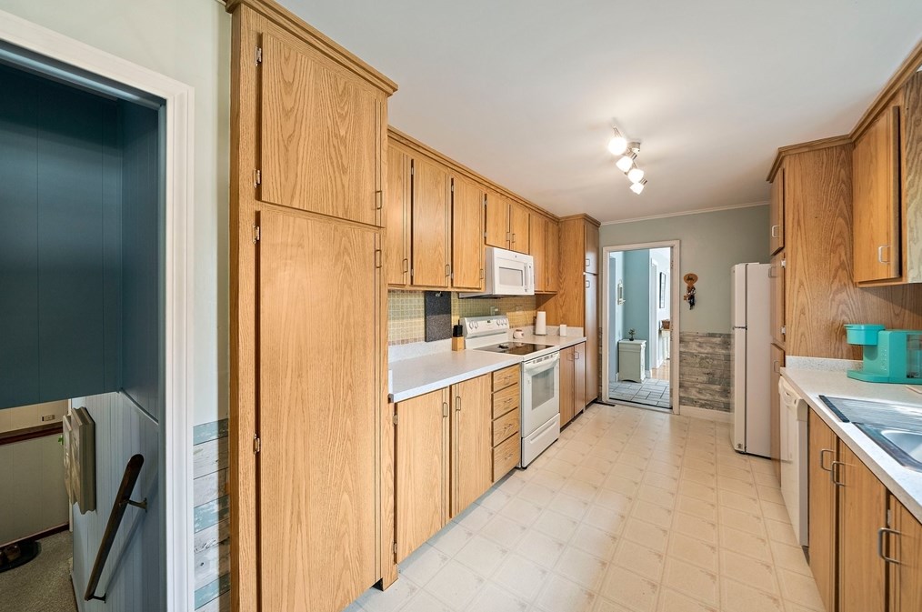 94 Frst St, Braintree MA 02184-7352 exterior