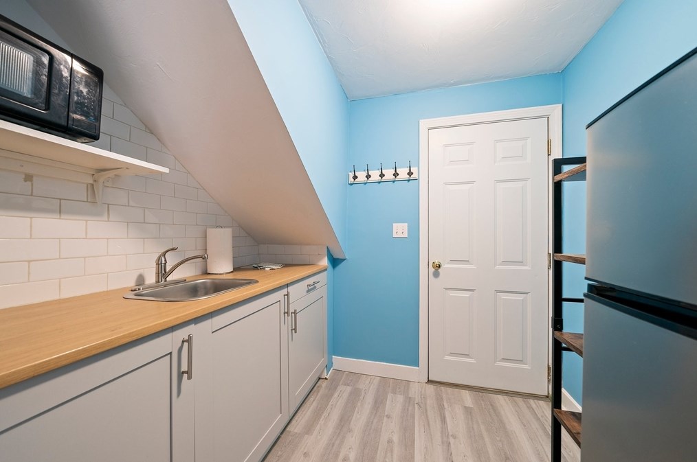 94 Frst St, Braintree MA 02184-7352 exterior