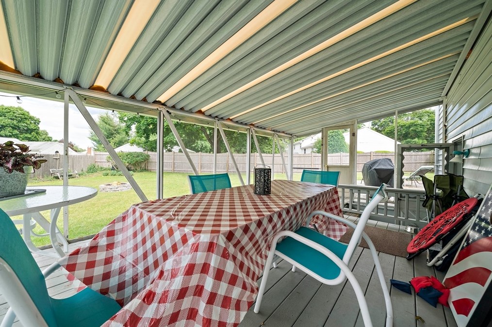 94 Frst St, Braintree MA 02184-7352 exterior