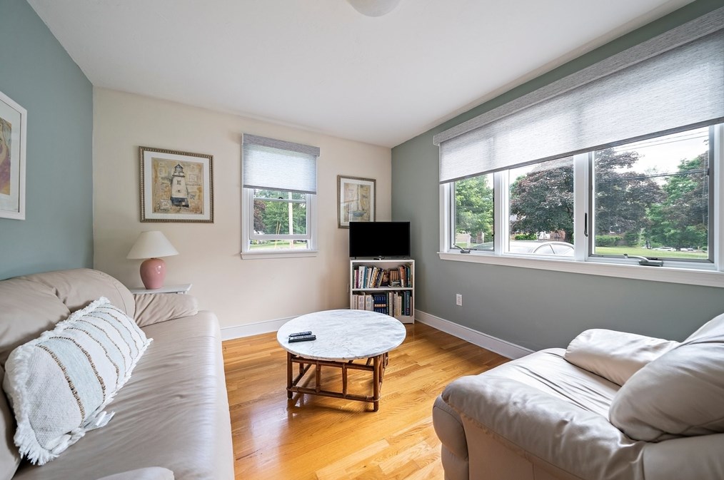 94 Frst St, Braintree MA 02184-7352 exterior