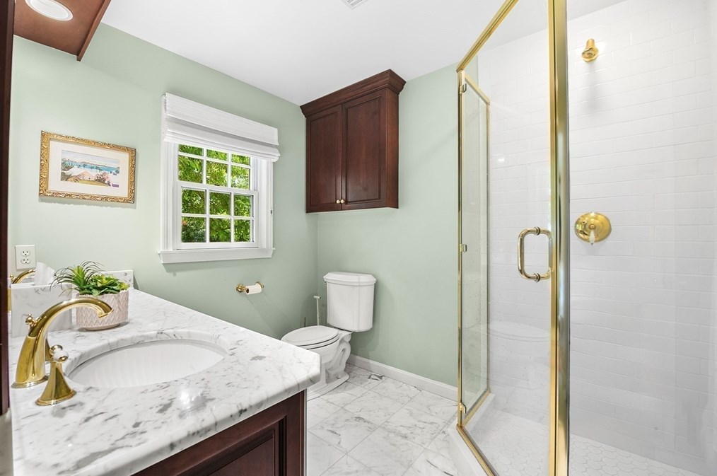 146 Silver Birch Rd, Springfield MA 01106-1735 exterior