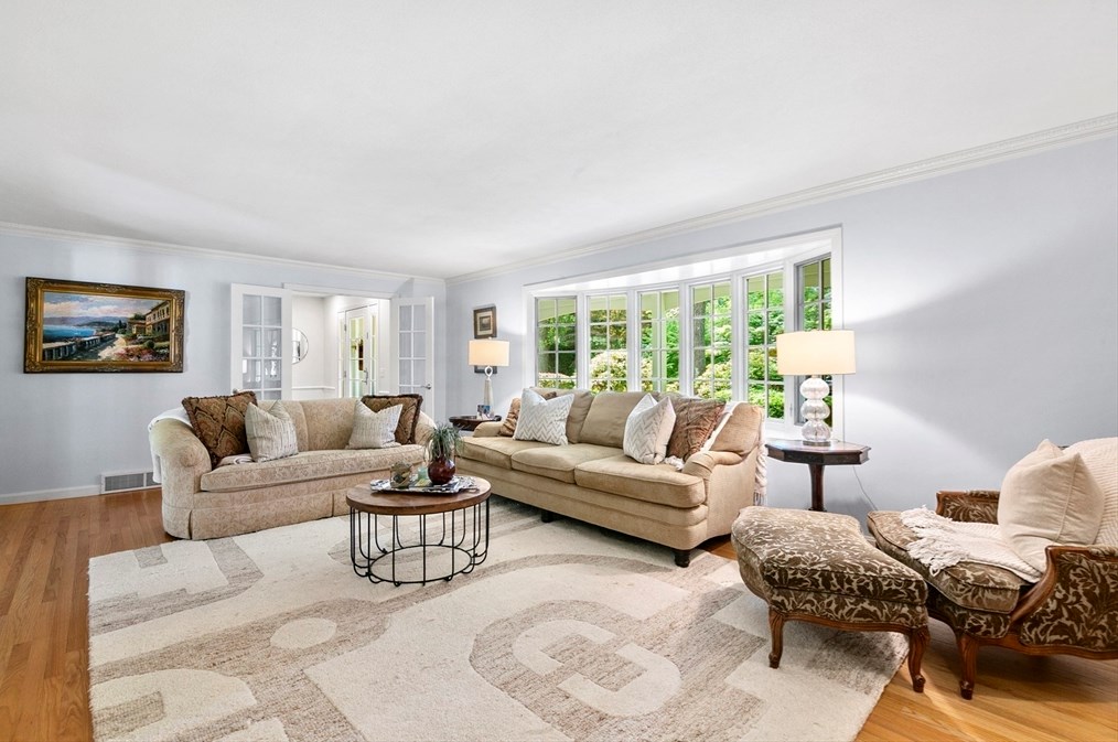 146 Silver Birch Rd, Springfield MA 01106-1735 exterior