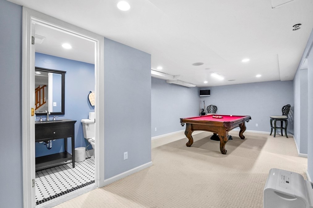 146 Silver Birch Rd, Springfield MA 01106-1735 exterior